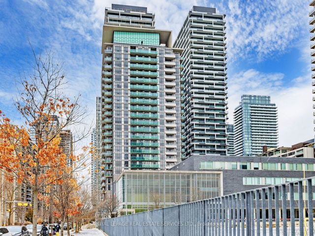 901 - 25 Broadway Ave