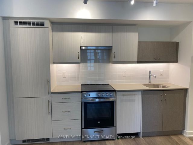 305 - 181 Huron St