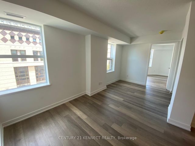 305 - 181 Huron St