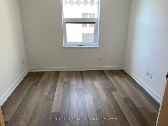 305 - 181 Huron St