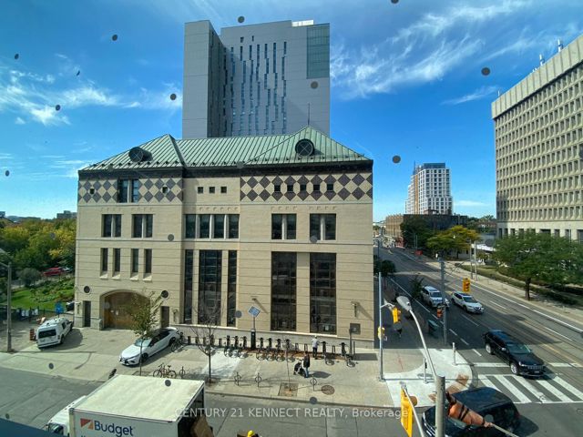 305 - 181 Huron St