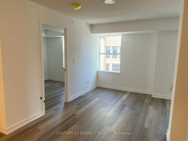 305 - 181 Huron St