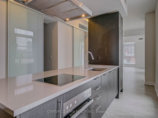809 - 30 Nelson St