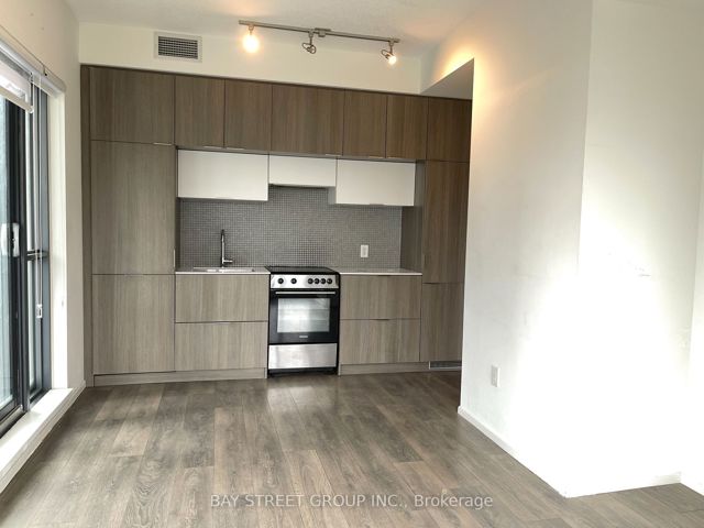 1206 - 159 Dundas St E