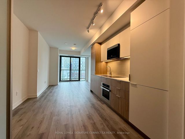 523 - 28 Eastern Ave