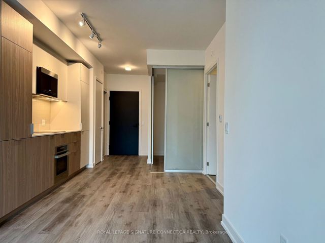 523 - 28 Eastern Ave