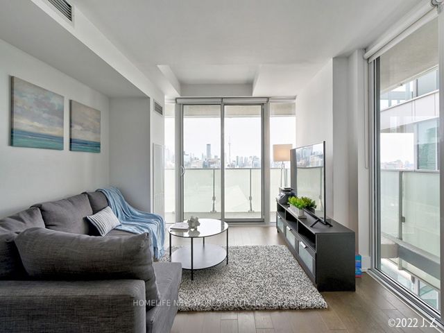 1601 - 200 Bloor St W