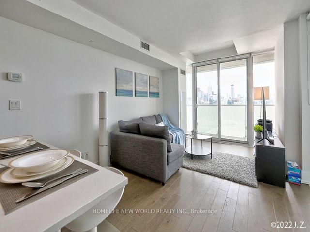 1601 - 200 Bloor St W