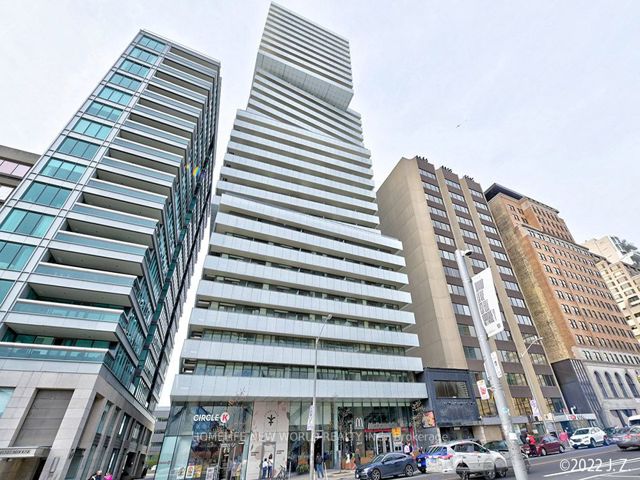 1601 - 200 Bloor St W