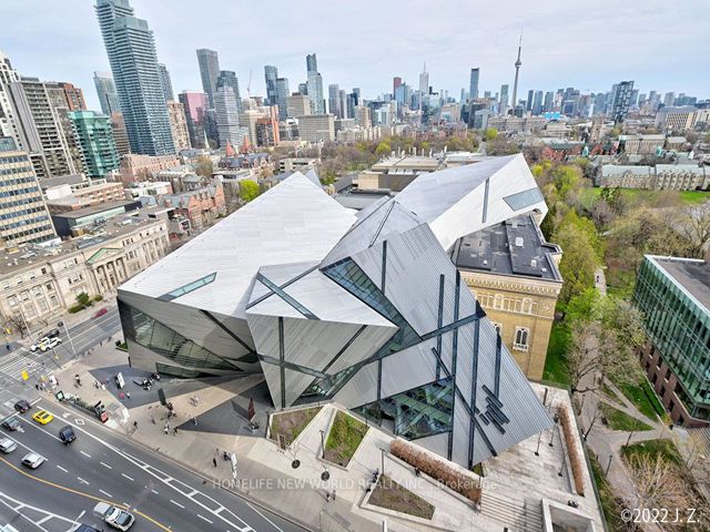 1601 - 200 Bloor St W