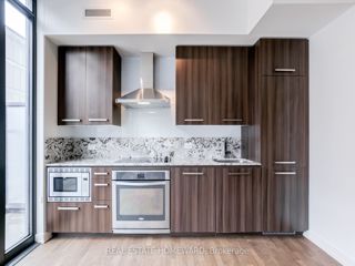 409 - 15 Beverley St