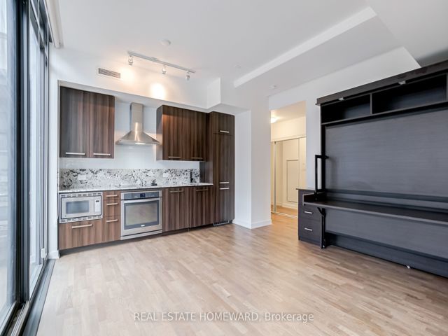 409 - 15 Beverley St