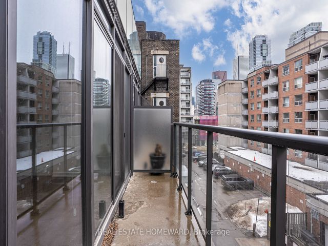 409 - 15 Beverley St