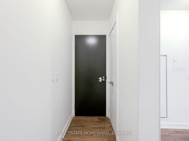 409 - 15 Beverley St