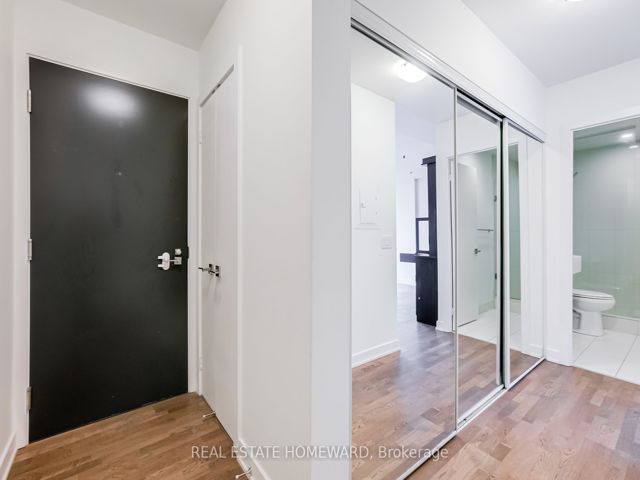 409 - 15 Beverley St