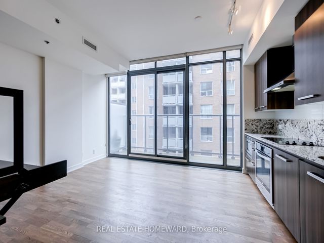 409 - 15 Beverley St