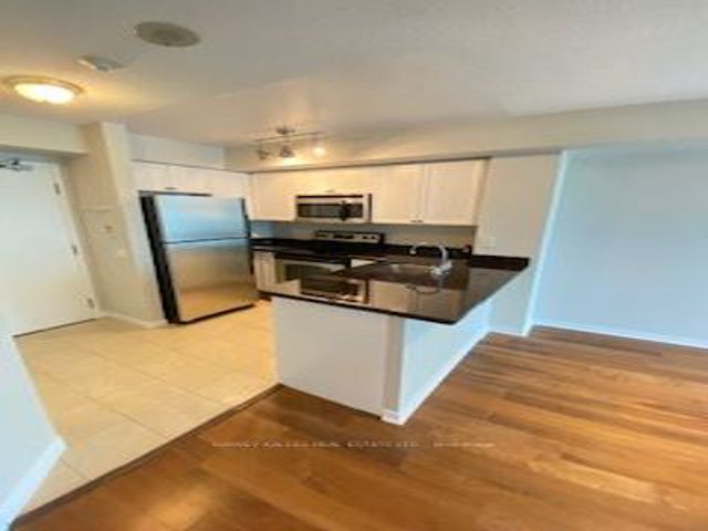908 - 30 Harrison Garden Blvd