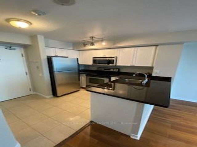 908 - 30 Harrison Garden Blvd