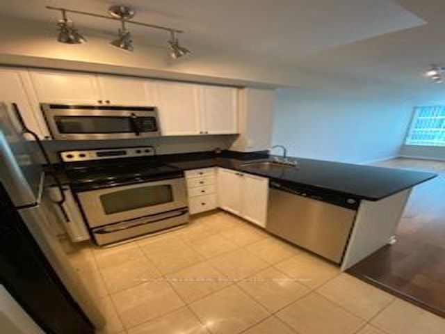 908 - 30 Harrison Garden Blvd
