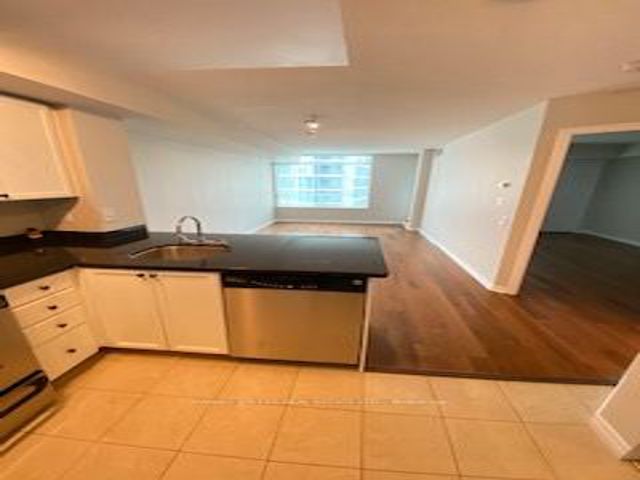 908 - 30 Harrison Garden Blvd