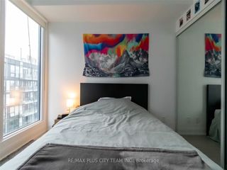 1901 - 181 Dundas St E