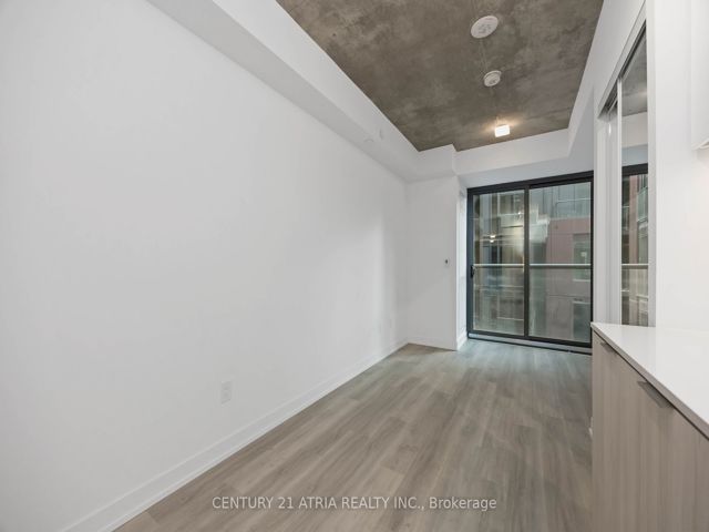 502 - 28 Eastern Ave
