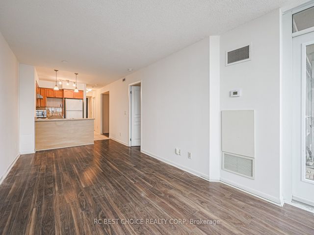 1409 - 18 Yonge St