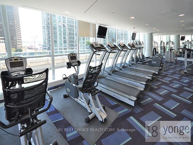 1409 - 18 Yonge St