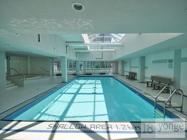 1409 - 18 Yonge St