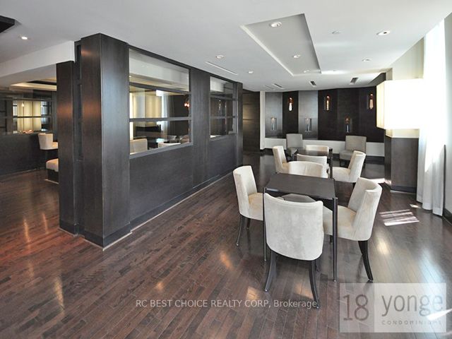1409 - 18 Yonge St