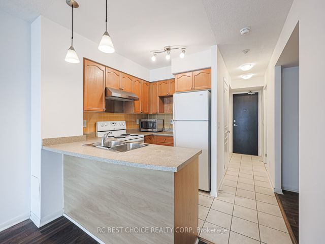 1409 - 18 Yonge St