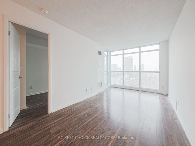 1409 - 18 Yonge St
