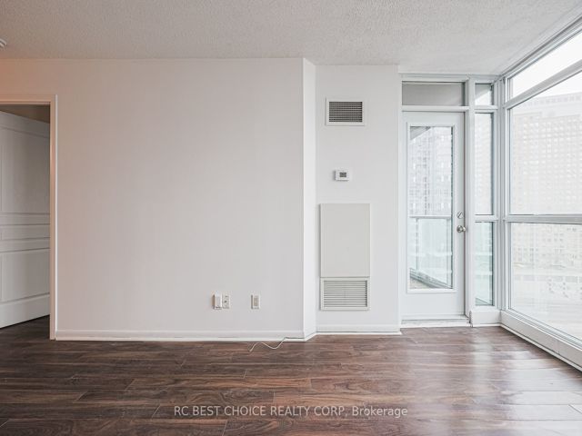 1409 - 18 Yonge St