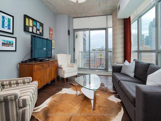 706 - 2 Gladstone Ave