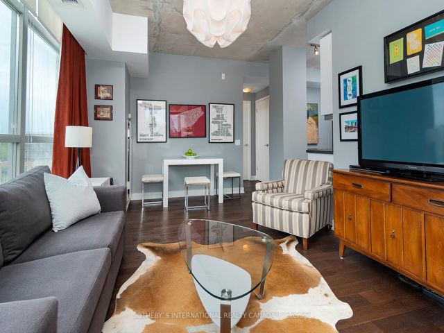 706 - 2 Gladstone Ave