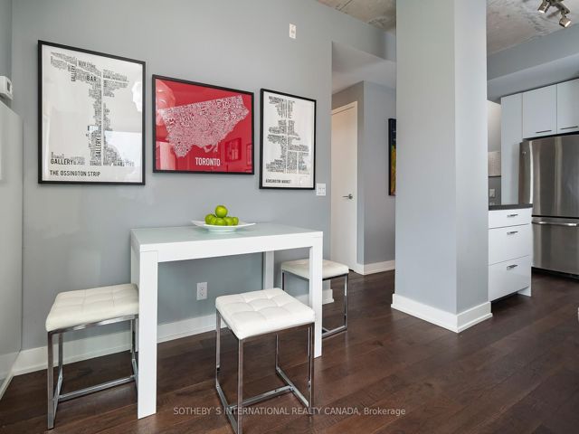 706 - 2 Gladstone Ave