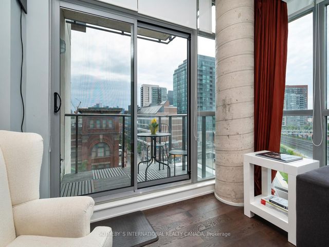 706 - 2 Gladstone Ave