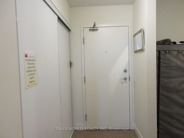 2611 - 373 Front St W