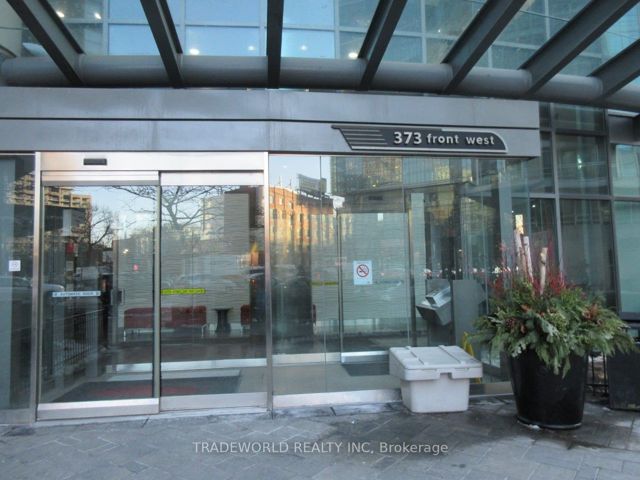 2611 - 373 Front St W