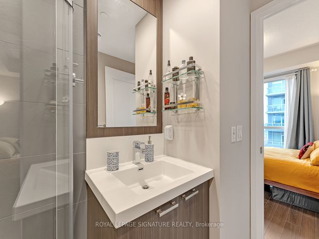 1530 - 120 Harrison Garden Blvd