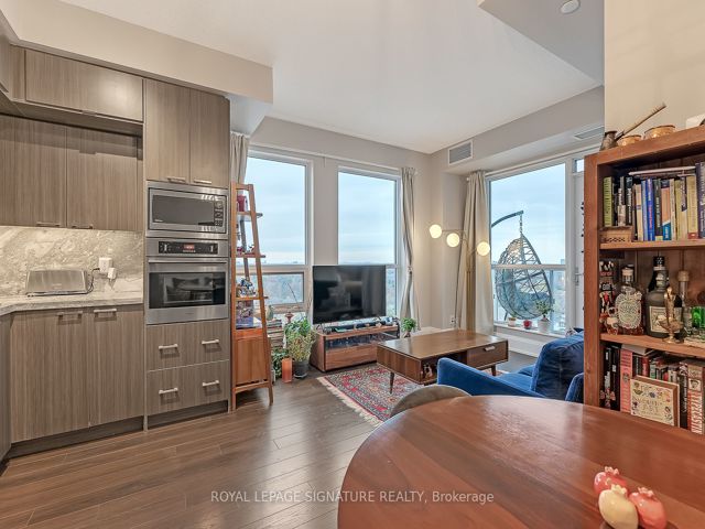 1530 - 120 Harrison Garden Blvd