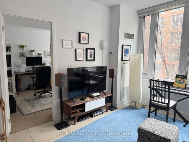 217 - 3 Market St