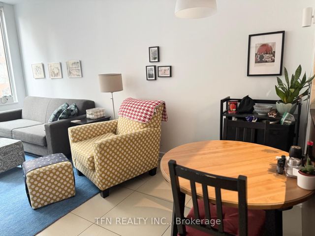 217 - 3 Market St