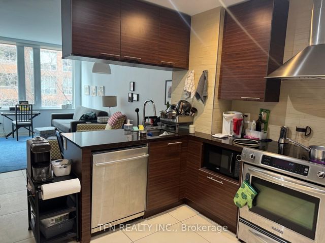 217 - 3 Market St