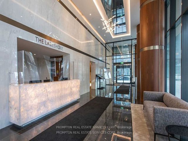 3805 - 19 Bathurst St