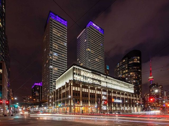 3805 - 19 Bathurst St
