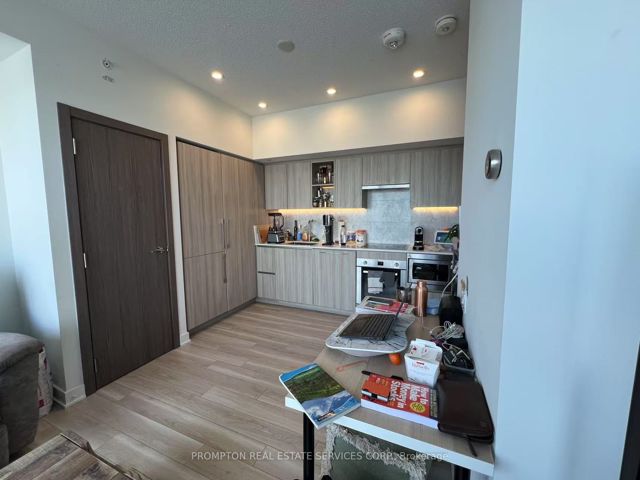 3805 - 19 Bathurst St