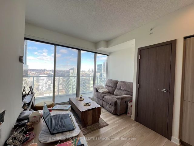 3805 - 19 Bathurst St