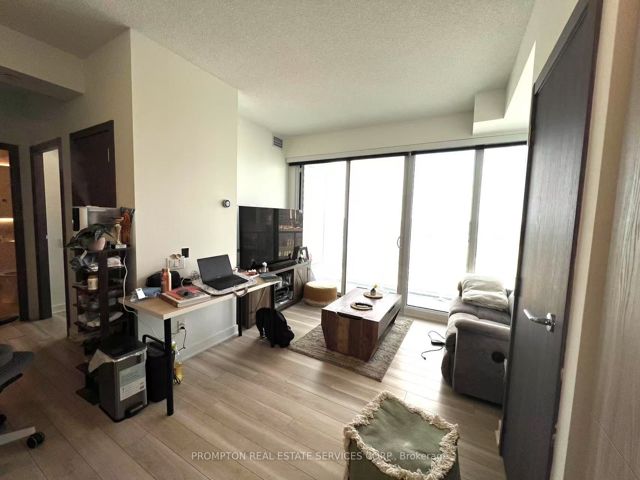 3805 - 19 Bathurst St