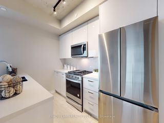 318 - 195 McCaul St